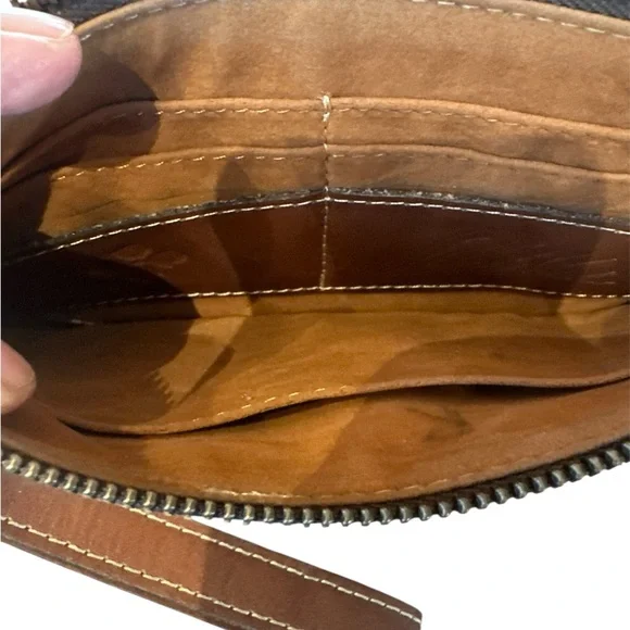 Patricia Nash Vintage Map Print Brown Leather Wristlet - Picture 3 of 3